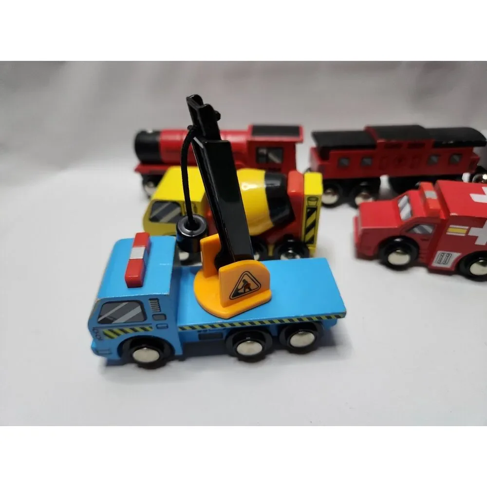 CIRCO Wooden Train & Vehicle Lot – Engines, Cars, Plane, Construction